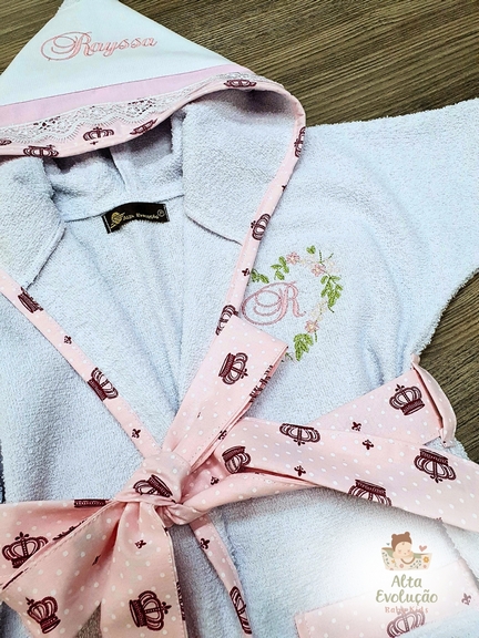 Kit Enxoval Menina – Bordado Guirlanda de Corações e Inicial - Imagem 3