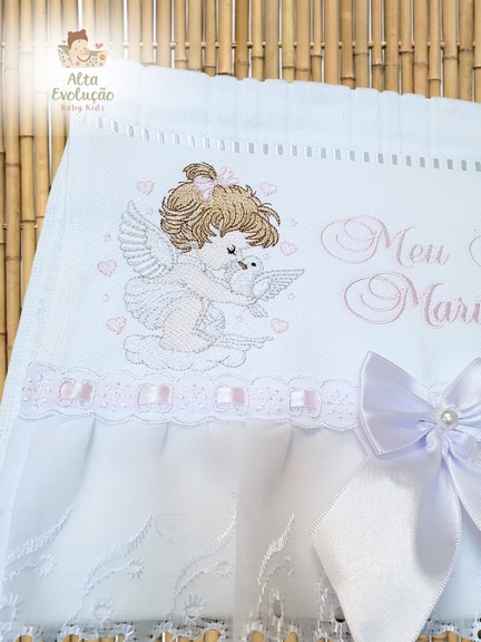 Toalhinha de Batizado – Bordado Anjinha - Imagem 3