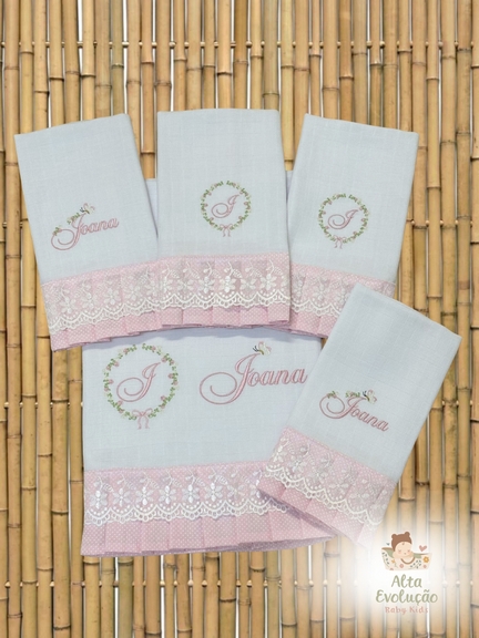 Kit Enxoval Menina – Bordado Floral com Inicial e Nome