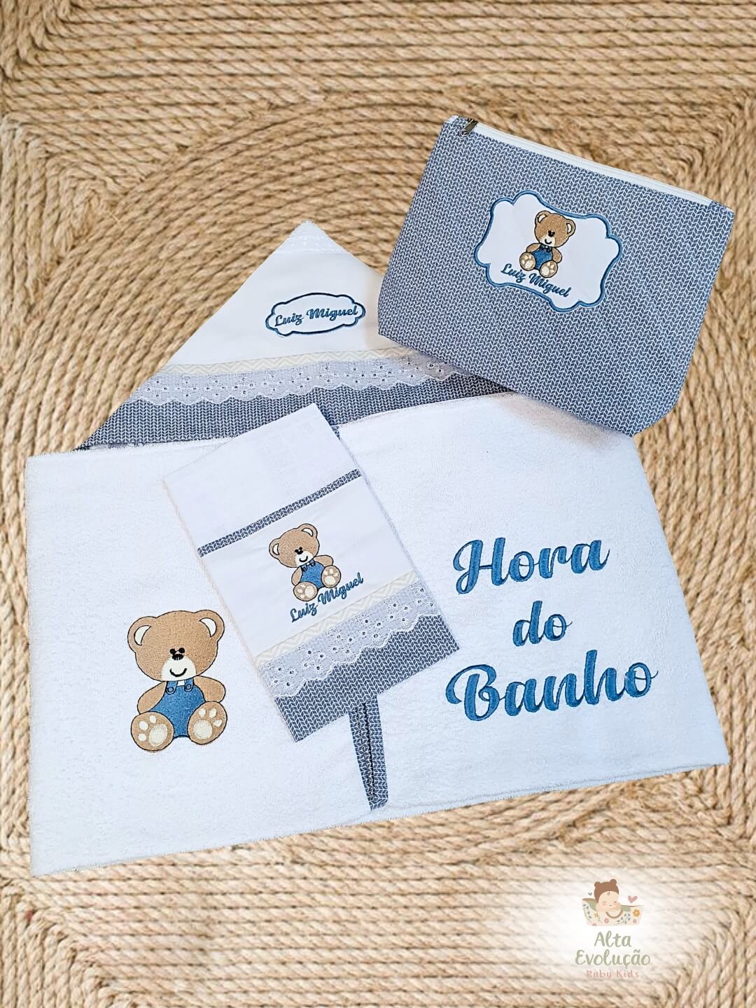 Kit Toalha Capuz 1 Fralda Boca e 1 Necessaire Ursinho