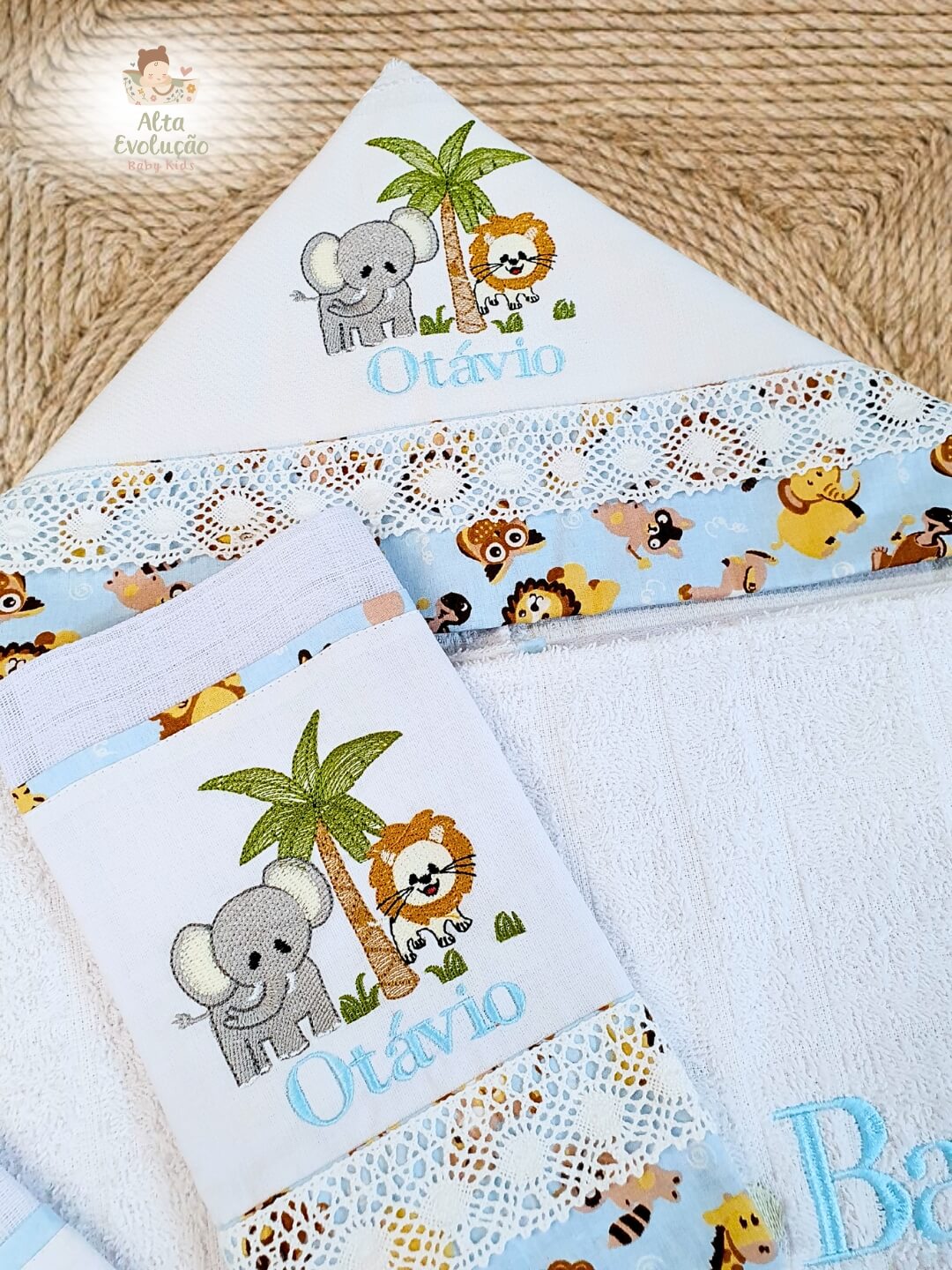Kit Toalha Capuz +2 Fraldas Boca Safari Azul Claro - Imagem 2