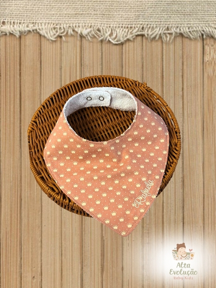 Babador Bandana Personalizado – Estampa Coroinhas Rosé