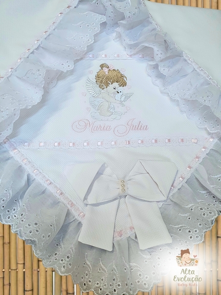 Manta Luxo Menina – Babados em Bordado inglês e Passafitas