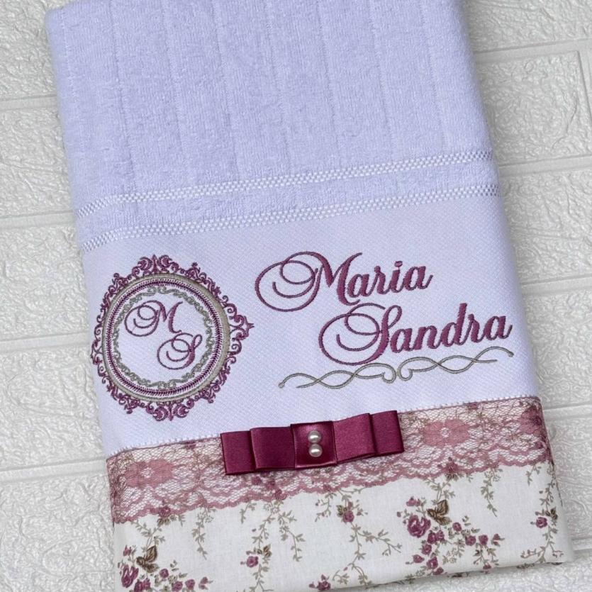 Toalha de Banho Personalizada com Monograma