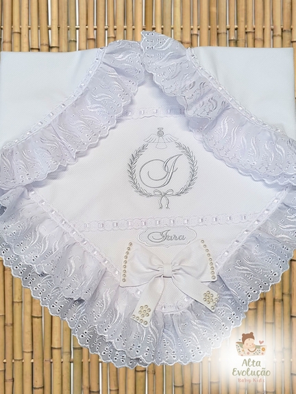 Manta Luxo Menina – Bordado Brasão Anjinho com Inicial e Nome - Imagem 4