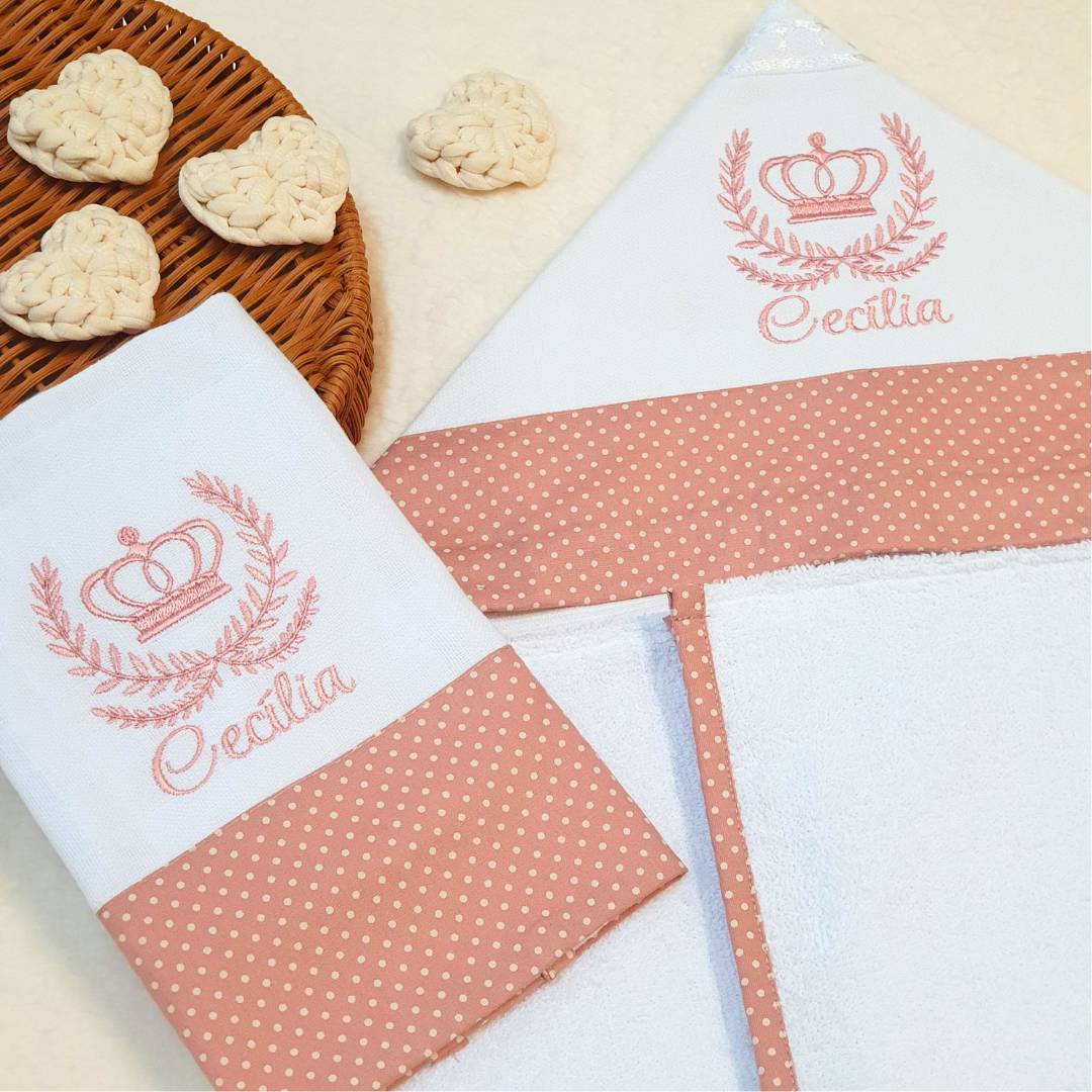 Kit Toalha Capuz + Fralda Boca Rosê